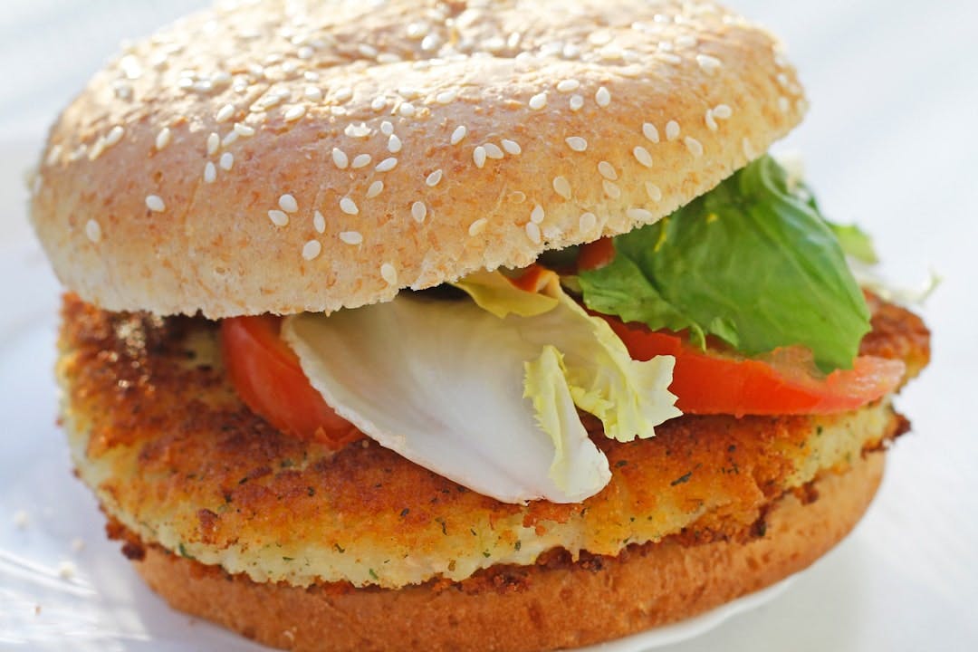 12 Veggie Burger Recipes to Elevate Your Plant-Based Cooking thumbnail